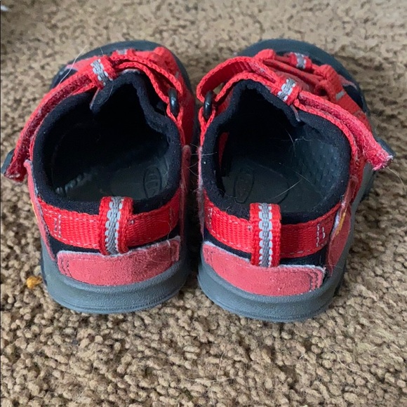 KEENS - Picture 2 of 6